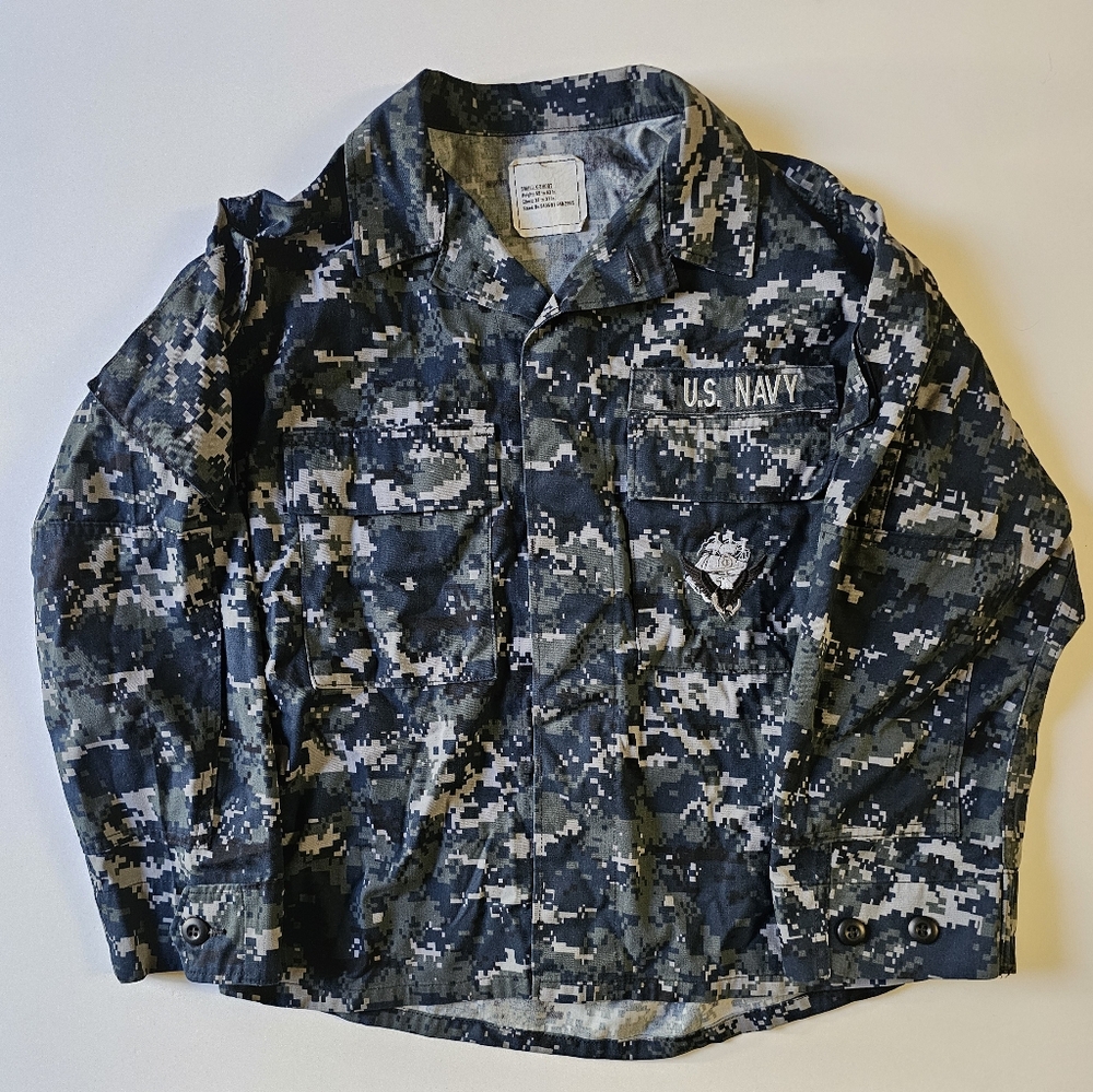 U.S. Navy Blue Digital Camo Uniform Jacket Size Small-X-Short Height 59-63 Inch